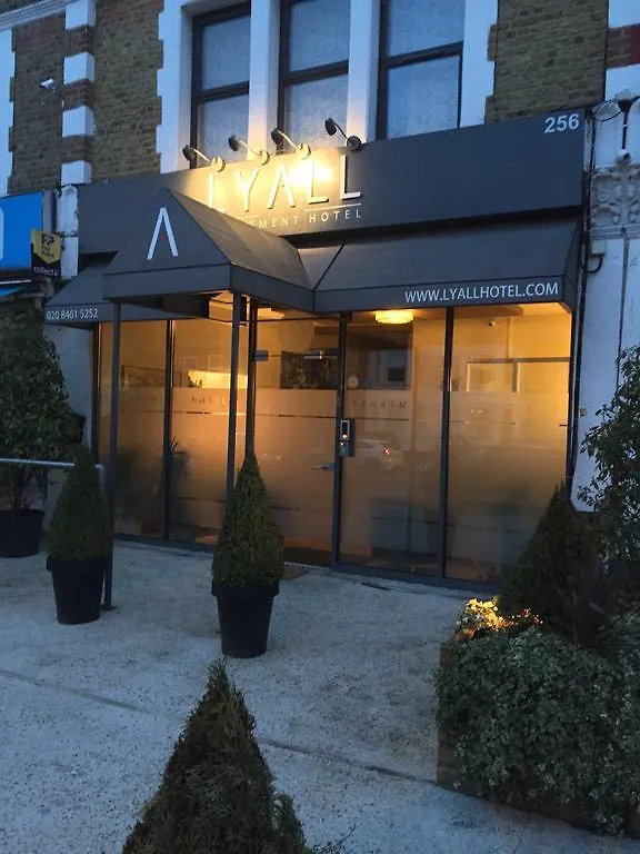 Lyall Apartment Hotel location